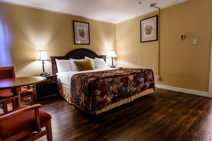 Room 7 of 25